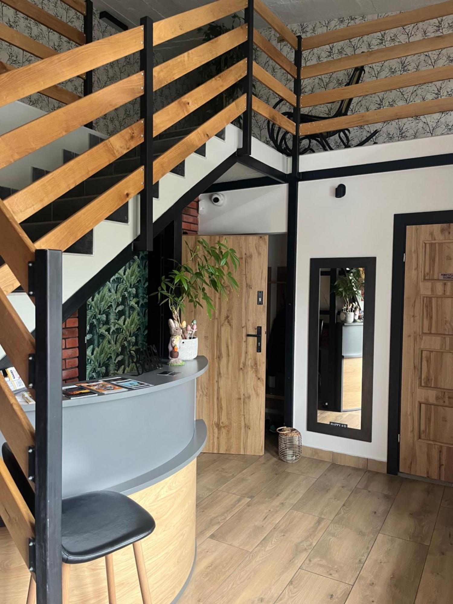 Happy 4 Aparthotel Krosno Exterior photo